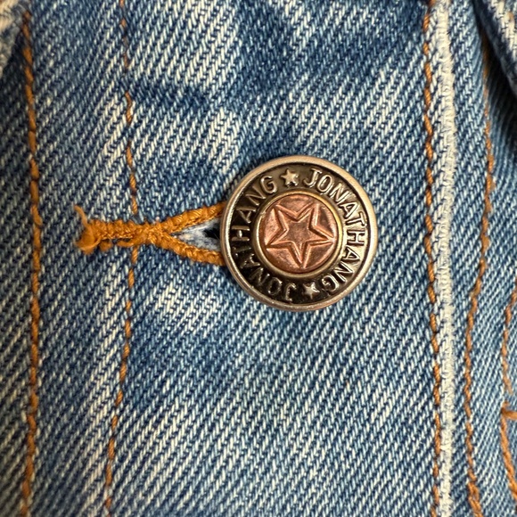 Super cute Vintage 90s Classic light wash denim vest 💙 - Picture 6 of 7